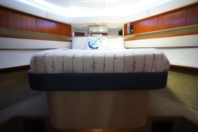 1993 Tiara Yachts 4300 Convertible
