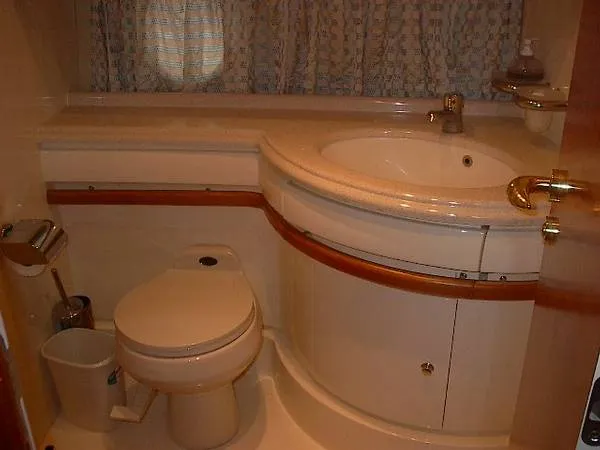 2002 Azimut 