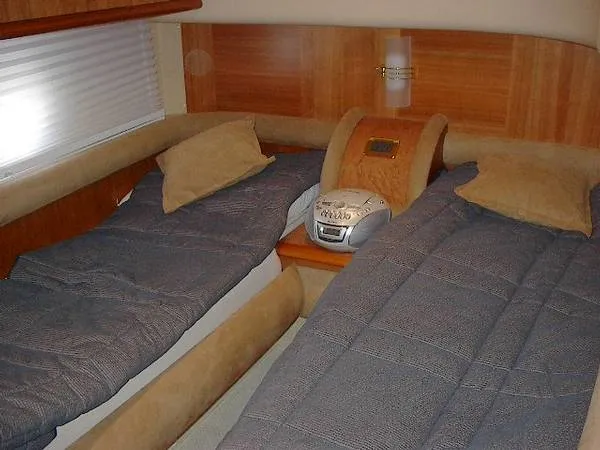 2002 Azimut 