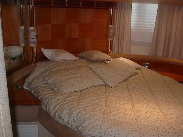 2002 Azimut 