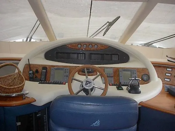 2002 Azimut 
