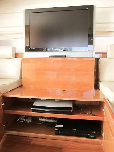 2005 Aicon 