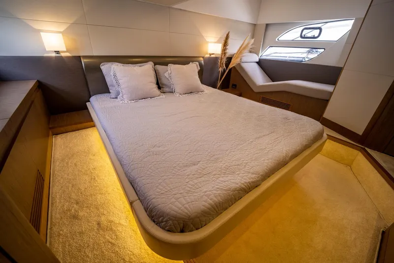 2017 Beneteau Gran Turismo 49