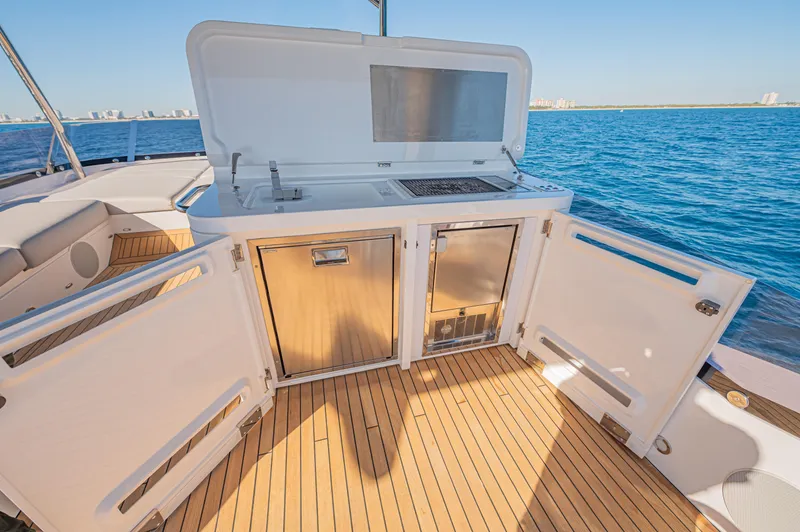 2021 Sunseeker Manhattan 68