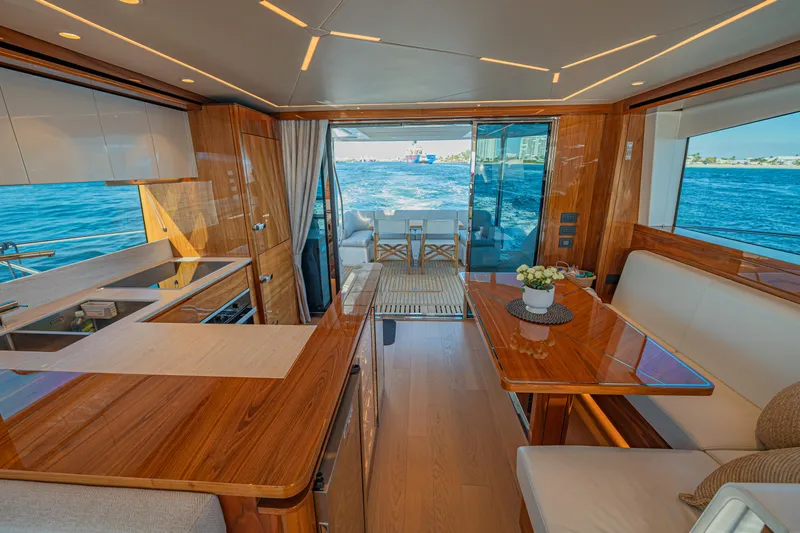 2021 Sunseeker Manhattan 68