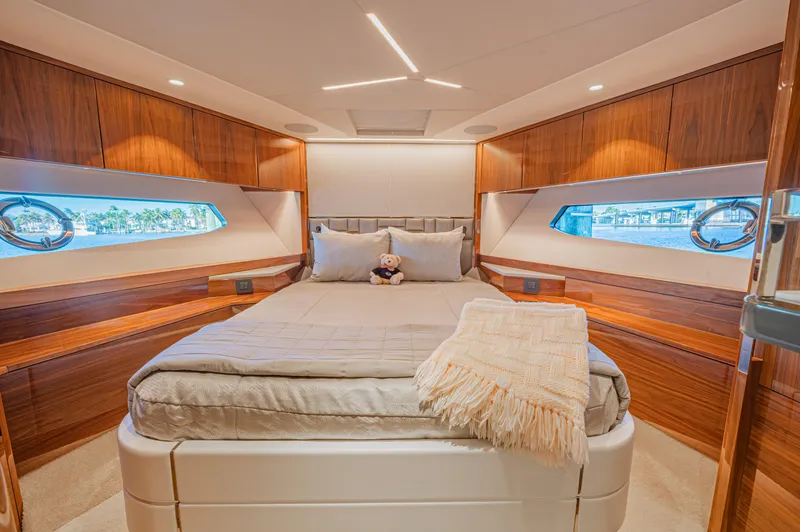 2021 Sunseeker Manhattan 68
