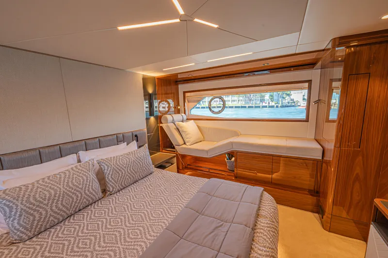 2021 Sunseeker Manhattan 68