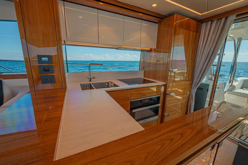 2021 Sunseeker Manhattan 68