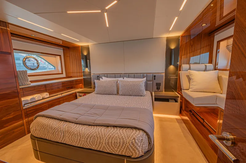 2021 Sunseeker Manhattan 68