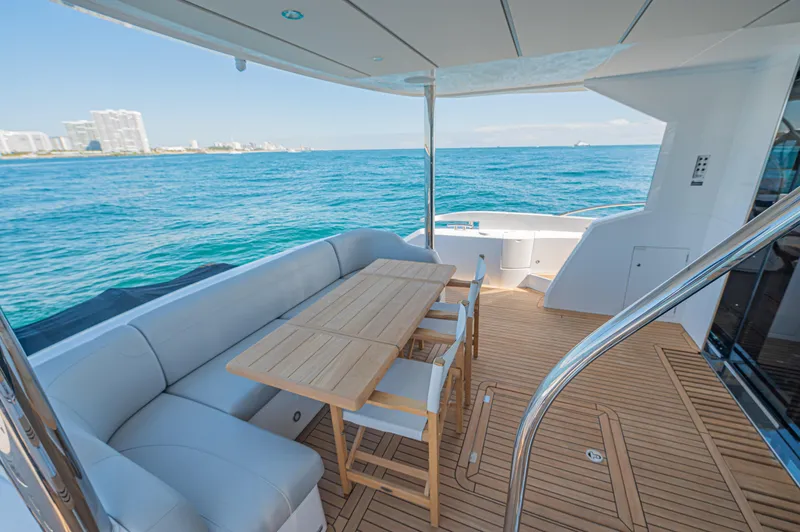 2021 Sunseeker Manhattan 68