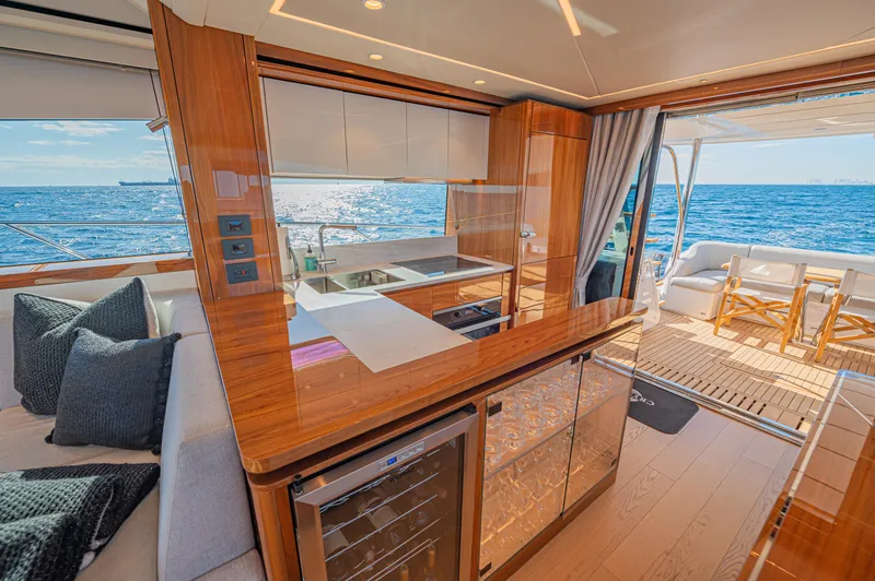 2021 Sunseeker Manhattan 68