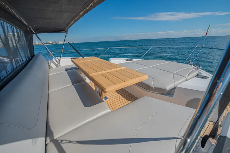 2021 Sunseeker Manhattan 68
