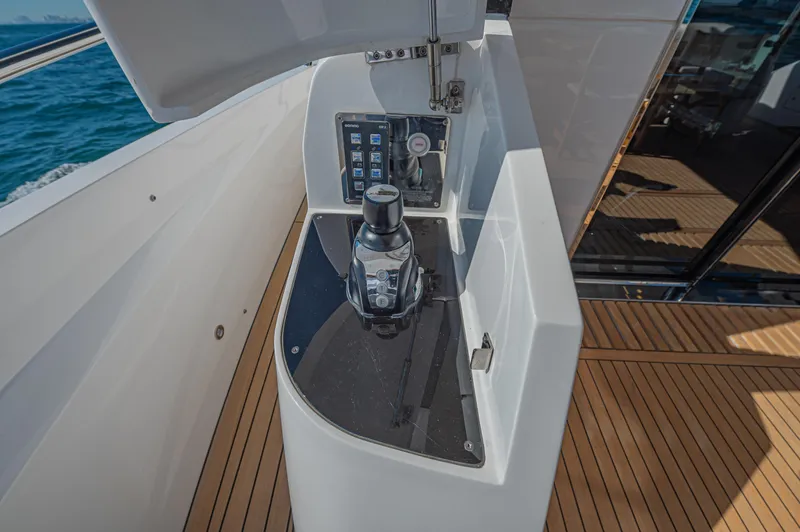 2021 Sunseeker Manhattan 68