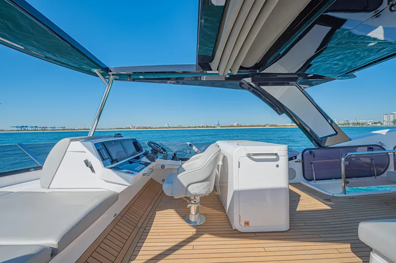 2021 Sunseeker Manhattan 68