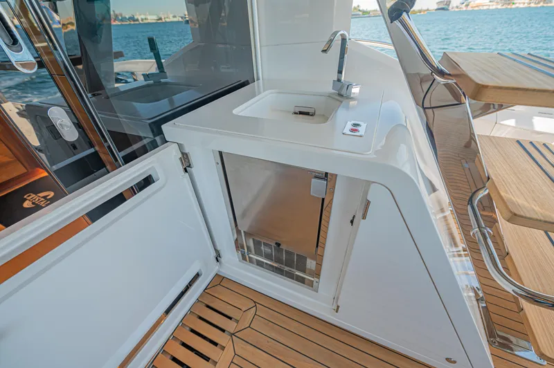 2021 Sunseeker Manhattan 68
