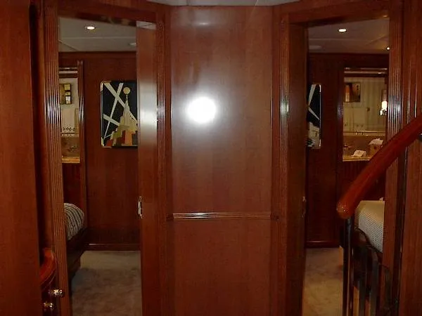 2002 TRINITY Raised Pilothouse