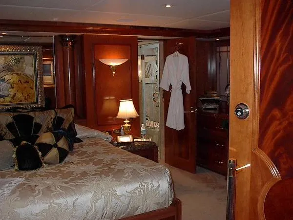 2002 TRINITY Raised Pilothouse