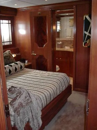 2002 TRINITY Raised Pilothouse