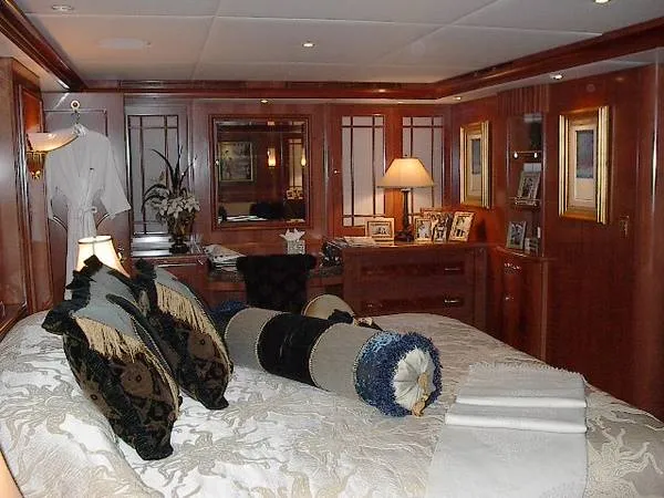 2002 TRINITY Raised Pilothouse