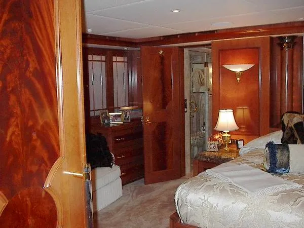 2002 TRINITY Raised Pilothouse