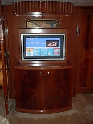 2002 TRINITY Raised Pilothouse