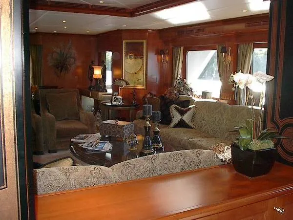 2002 TRINITY Raised Pilothouse