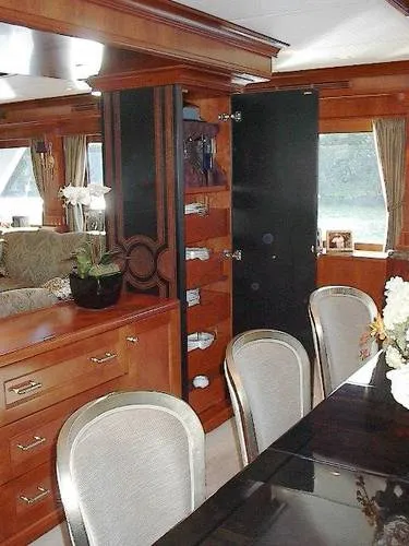2002 TRINITY Raised Pilothouse