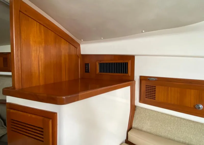 1998 Cabo 31' Express w/Cummins