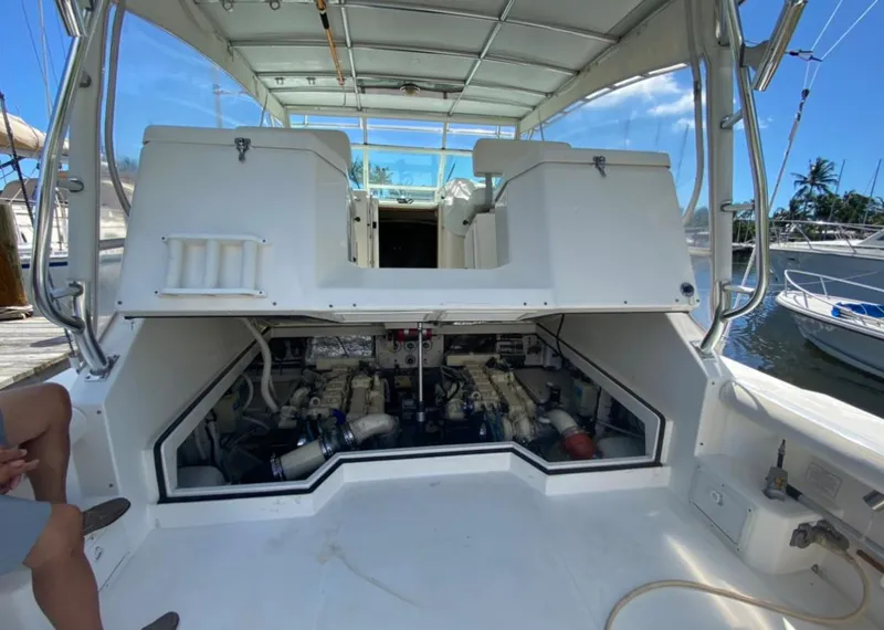 1998 Cabo 31' Express w/Cummins