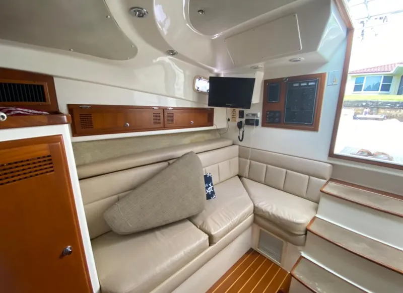 1998 Cabo 31' Express w/Cummins