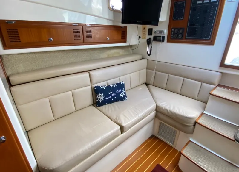 1998 Cabo 31' Express w/Cummins