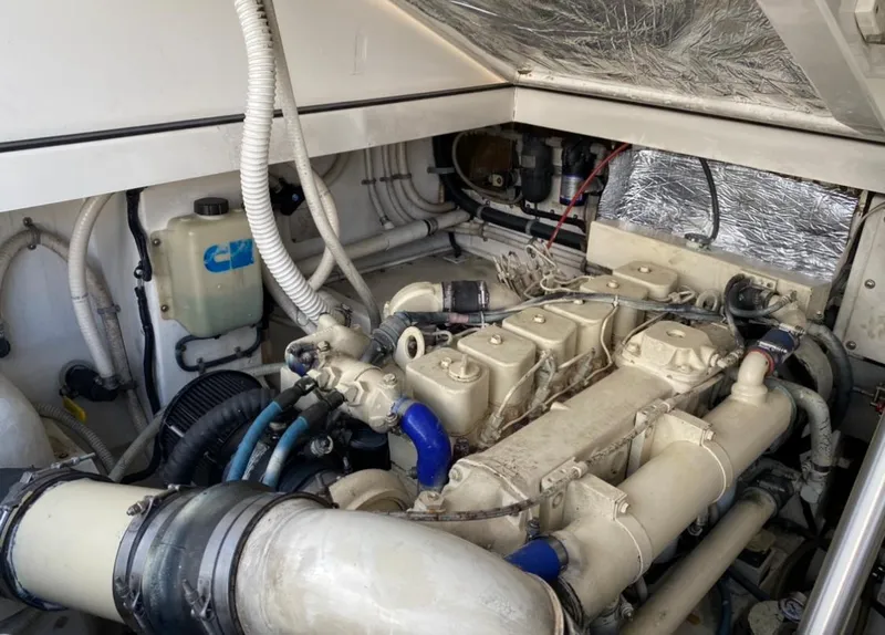 1998 Cabo 31' Express w/Cummins