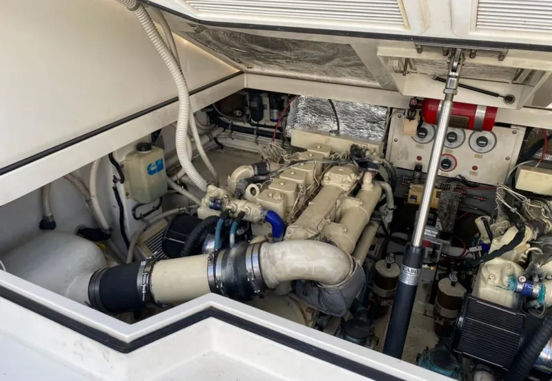 1998 Cabo 31' Express w/Cummins