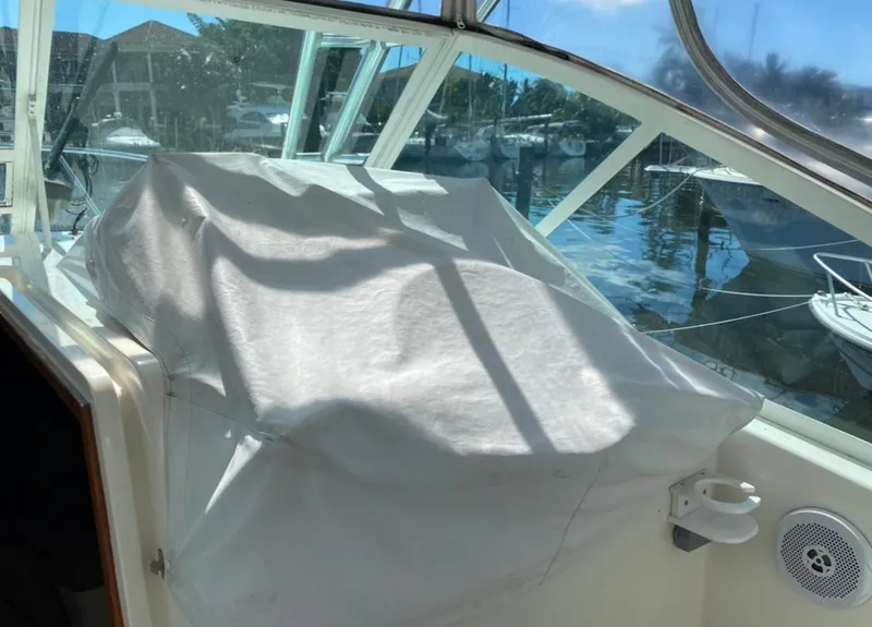 1998 Cabo 31' Express w/Cummins