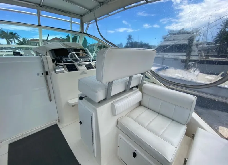 1998 Cabo 31' Express w/Cummins