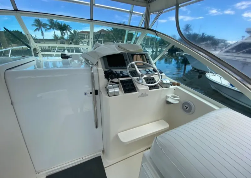 1998 Cabo 31' Express w/Cummins