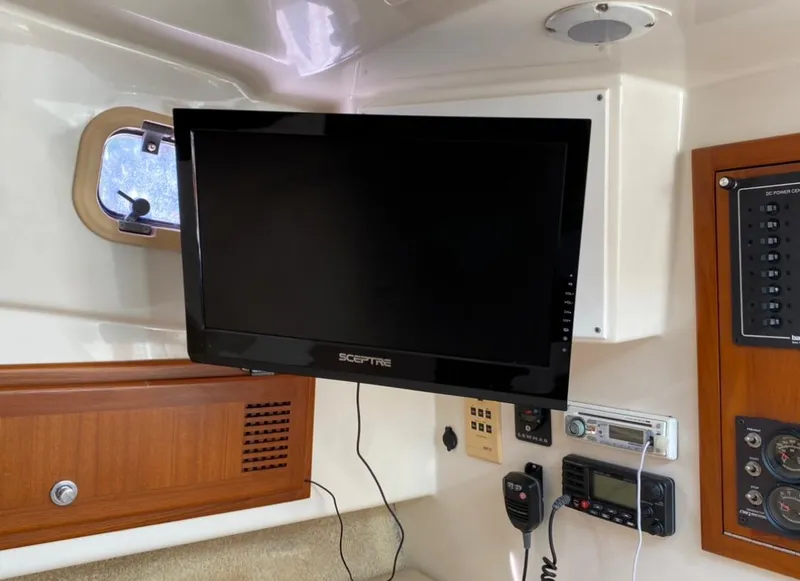 1998 Cabo 31' Express w/Cummins