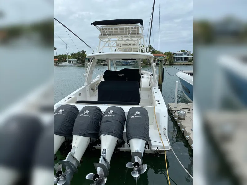 2016 Boston Whaler 420 Outrage