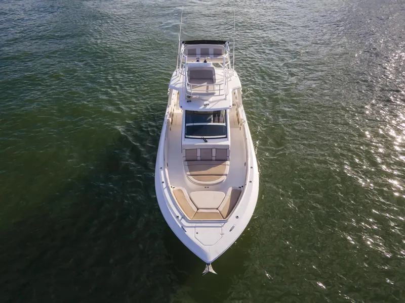 2016 Boston Whaler 420 Outrage