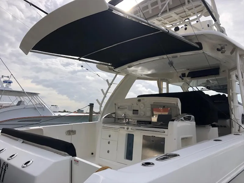 2016 Boston Whaler 420 Outrage