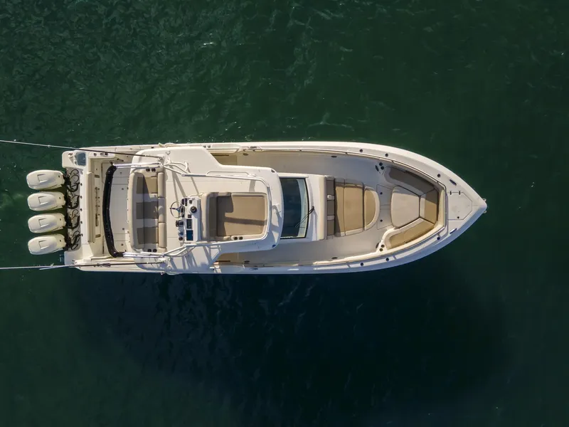 2016 Boston Whaler 420 Outrage