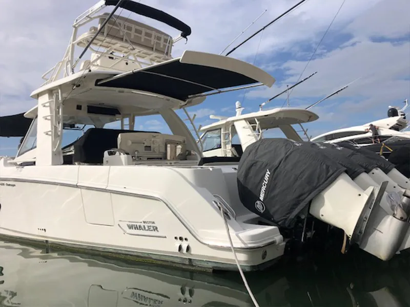 2016 Boston Whaler 420 Outrage