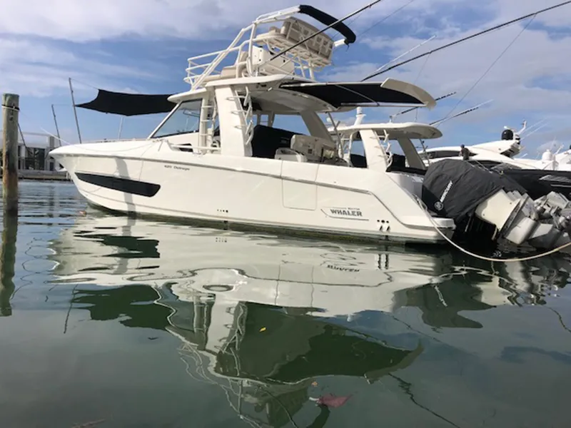 2016 Boston Whaler 420 Outrage