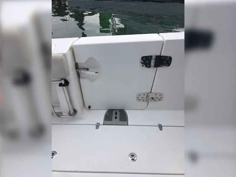 2016 Boston Whaler 420 Outrage