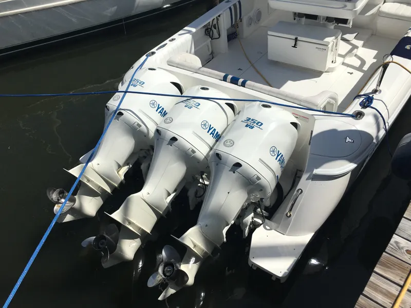 2011 Intrepid 400 Cuddy