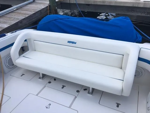 2011 Intrepid 400 Cuddy