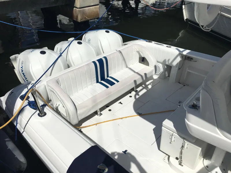 2011 Intrepid 400 Cuddy