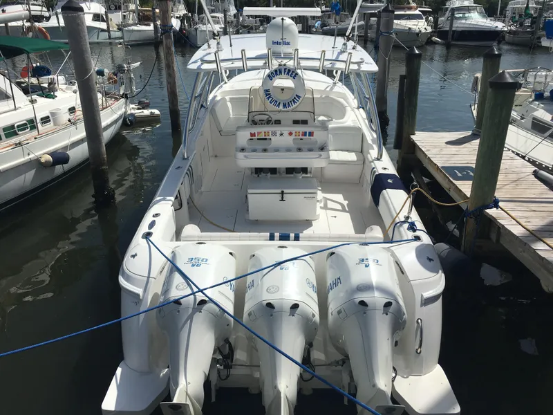 2011 Intrepid 400 Cuddy
