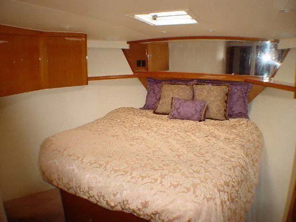 2000 Viking Enclosed Bridge