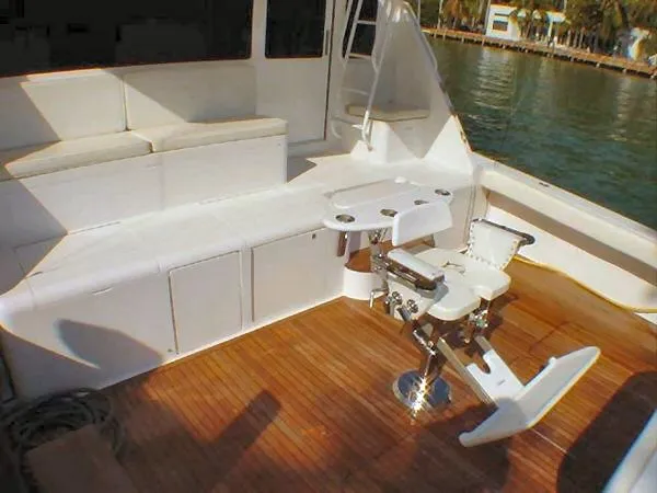 2000 Viking Enclosed Bridge
